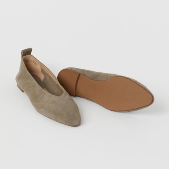 NEW! H&M Pointed Flats - Size 10